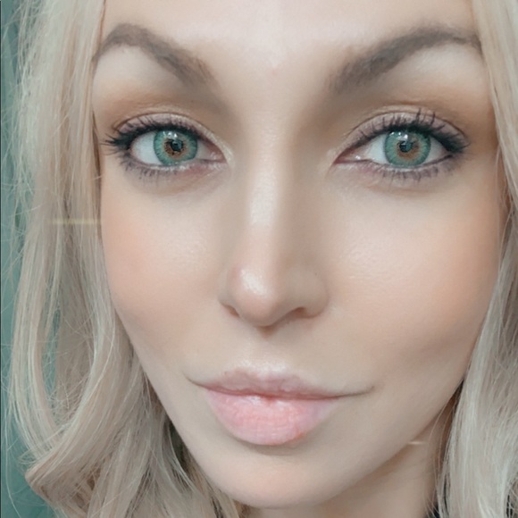 Meet your Posher, Lindy - Picture 1 of 2